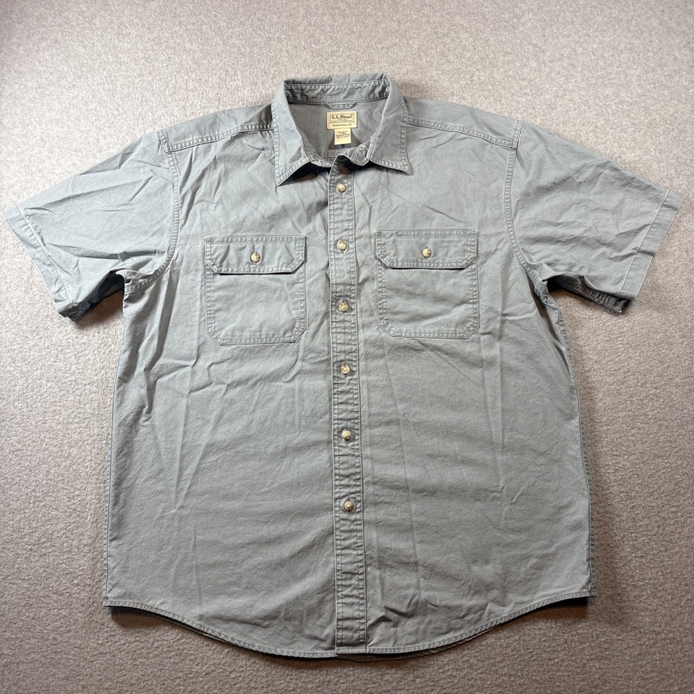 LL BEAN Short Sleeve Button Up Men's L 2 Pocket Classic Blue Nature Hiking